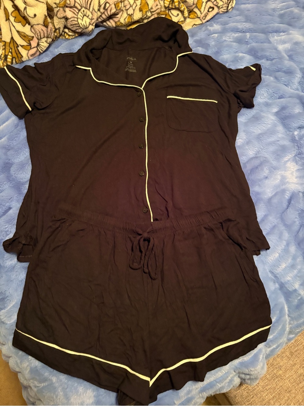 Auden Black Short-Sleeve Pajama Set with Cream Piping